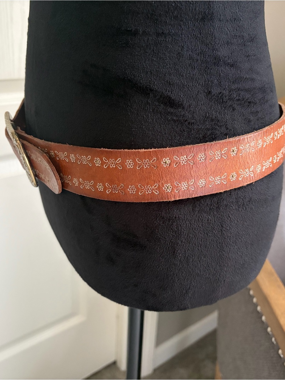 Women's Brown Floral Engraved Belt with Decorative Silver Buckle - Picture 2 of 10
